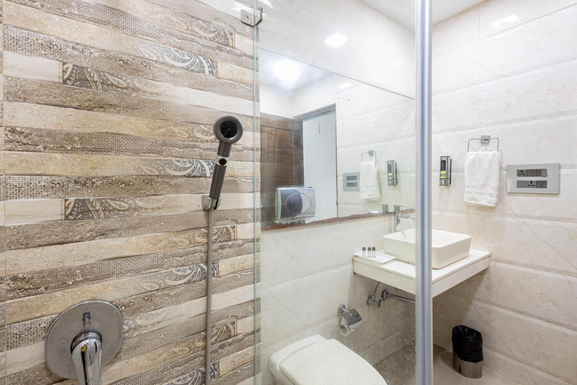 Hotel Panickers Residency - Ajmal Khan Market Near Karol Bagh Metro Delhi Zewnętrze zdjęcie