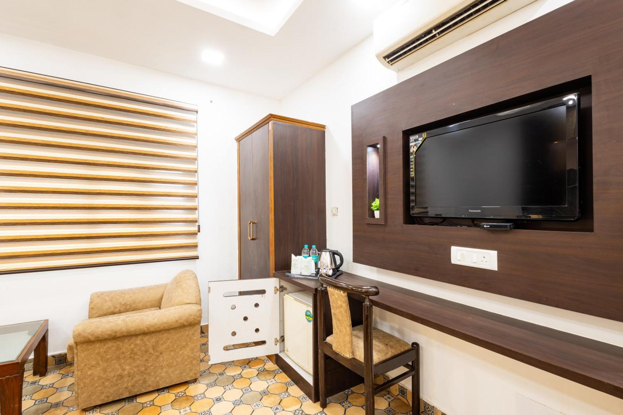 Hotel Panickers Residency - Ajmal Khan Market Near Karol Bagh Metro Delhi Zewnętrze zdjęcie