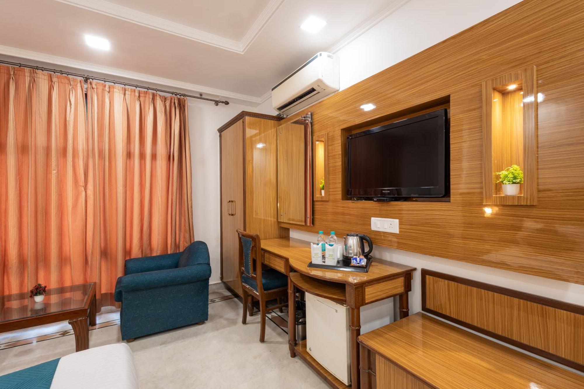 Hotel Panickers Residency - Ajmal Khan Market Near Karol Bagh Metro Delhi Zewnętrze zdjęcie