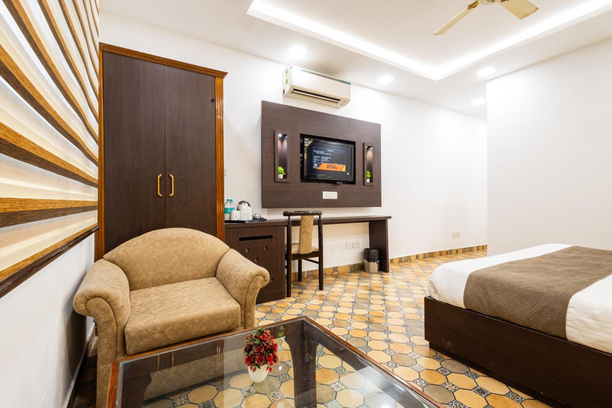 Hotel Panickers Residency - Ajmal Khan Market Near Karol Bagh Metro Delhi Zewnętrze zdjęcie