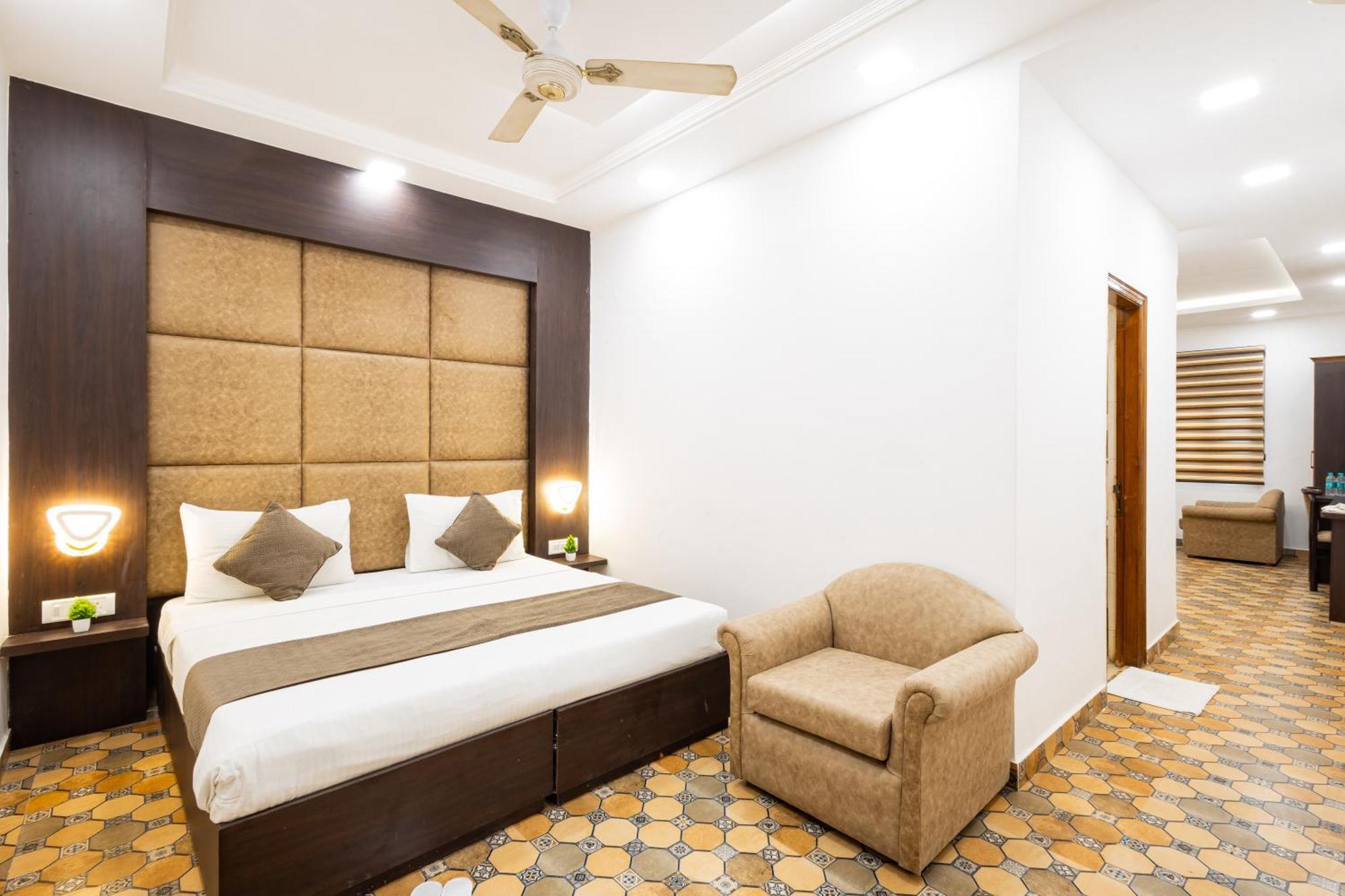 Hotel Panickers Residency - Ajmal Khan Market Near Karol Bagh Metro Delhi Zewnętrze zdjęcie