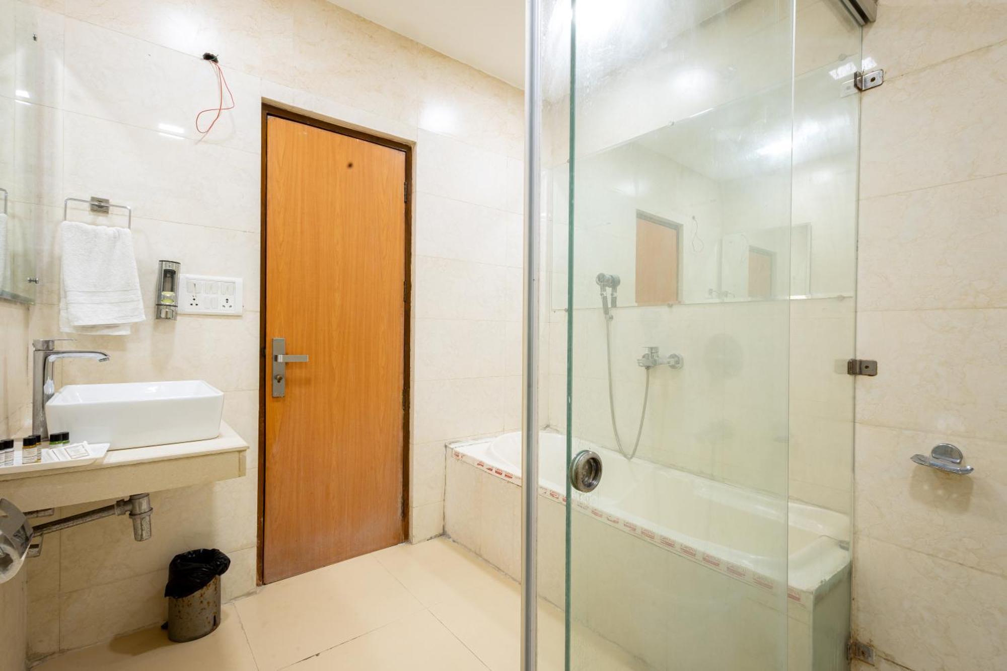 Hotel Panickers Residency - Ajmal Khan Market Near Karol Bagh Metro Delhi Zewnętrze zdjęcie
