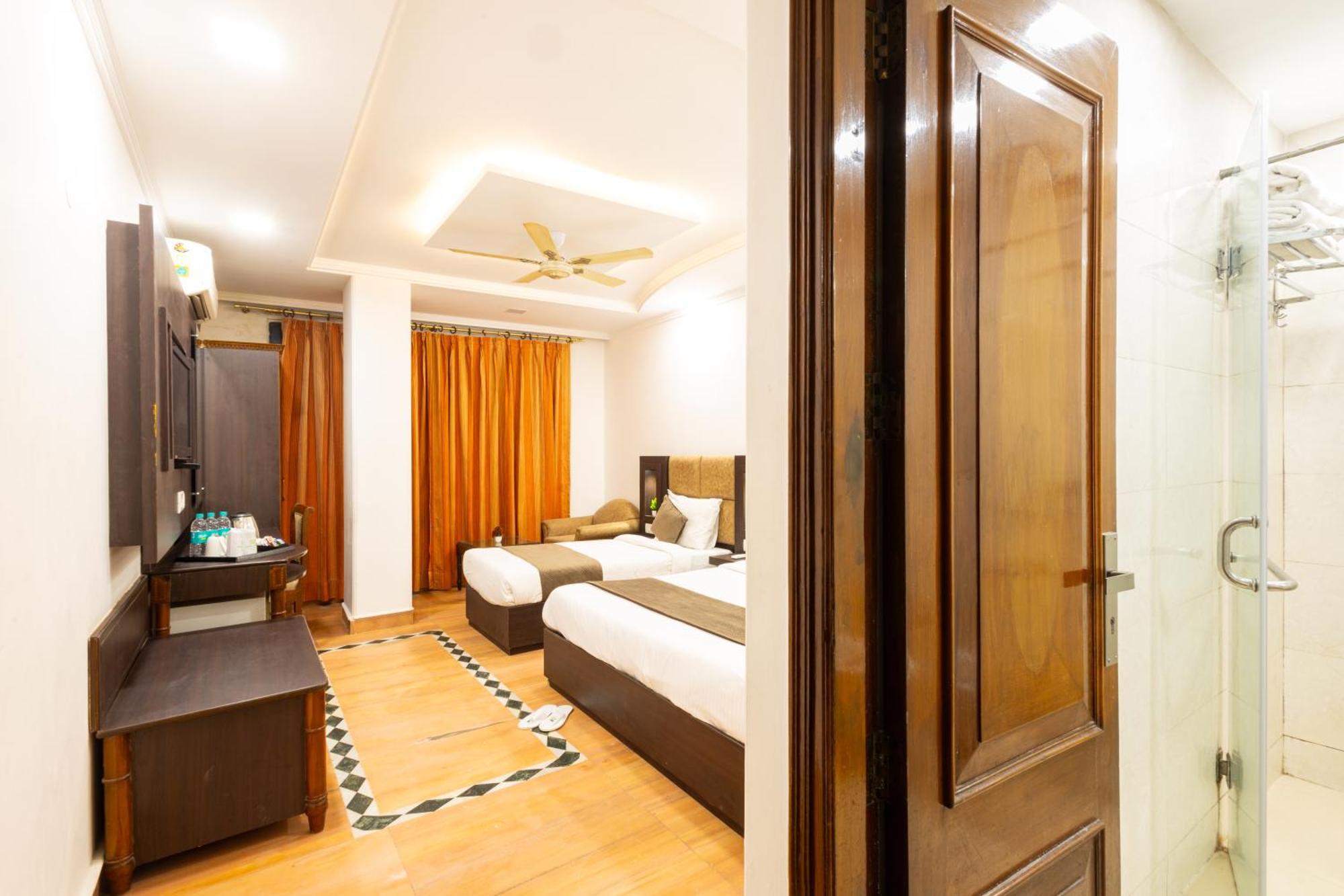 Hotel Panickers Residency - Ajmal Khan Market Near Karol Bagh Metro Delhi Zewnętrze zdjęcie