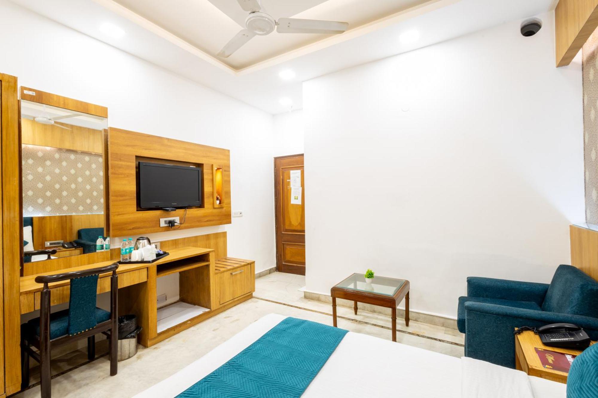 Hotel Panickers Residency - Ajmal Khan Market Near Karol Bagh Metro Delhi Zewnętrze zdjęcie